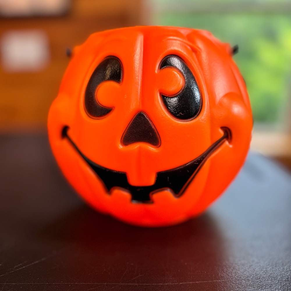 1997 Grand Venture Vintage Blow Mold Pumpkin Bucket Jack O'Lantern Treat